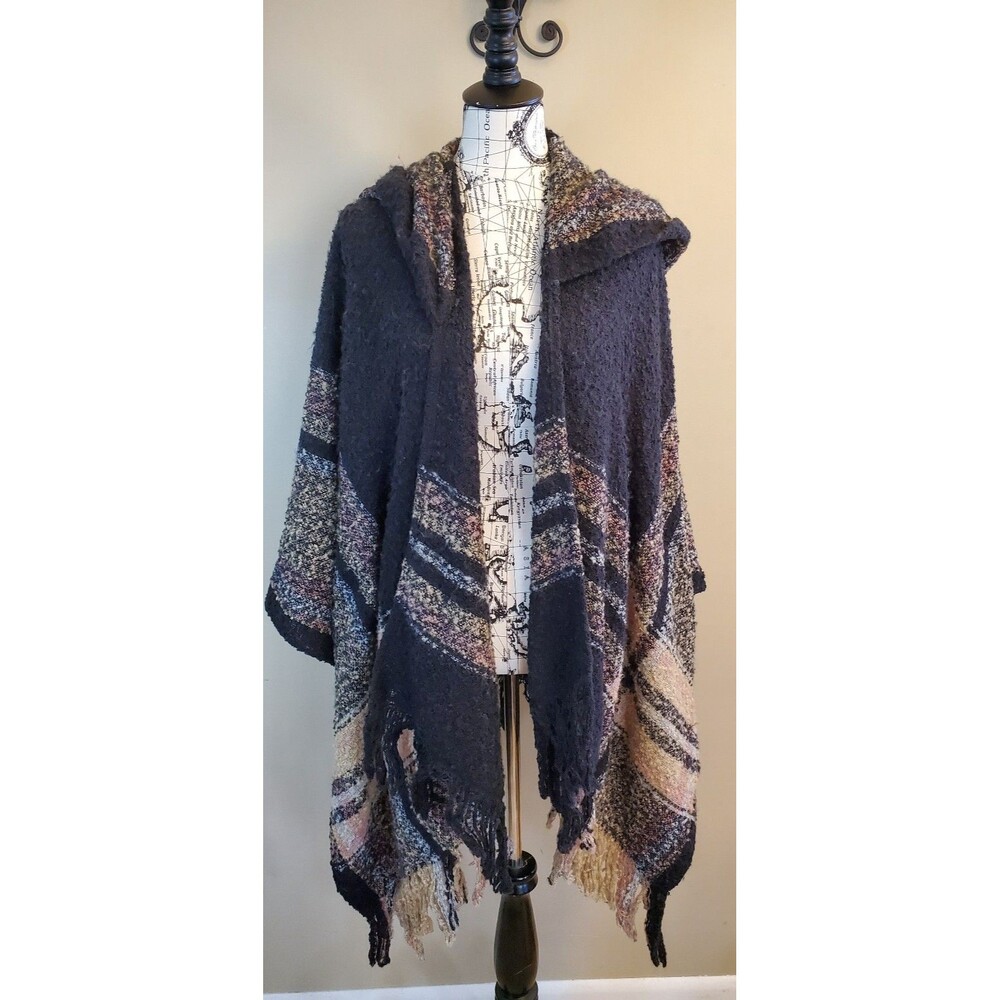 Cato One Size Fuzzy Hooded Poncho Kimono Cardigan Fringe Wrap Cozy Women